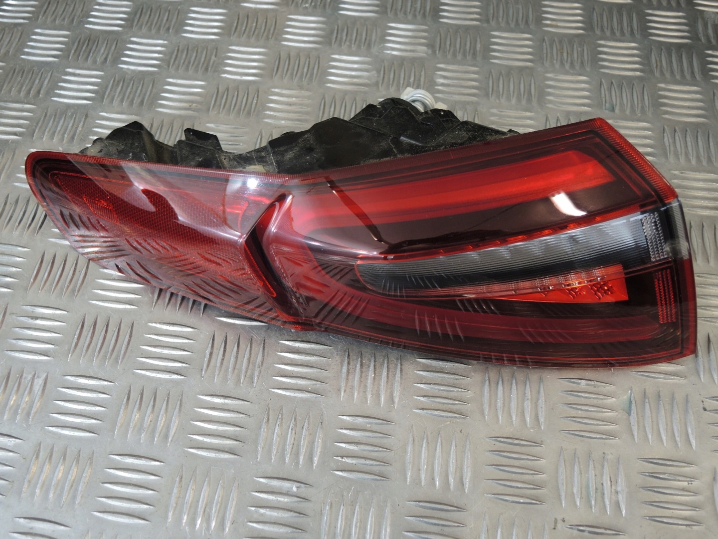 Alfa Romeo Stelvio Typ 949 Rückleuchte 00505358040 Rearlamp - Thumbnail 1