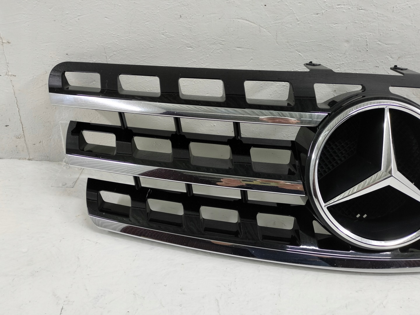 Mercedes-Benz M-Klasse W164 Kühlergrill FRONTGRILL Kühlergitter A1648801985 - Thumbnail 2