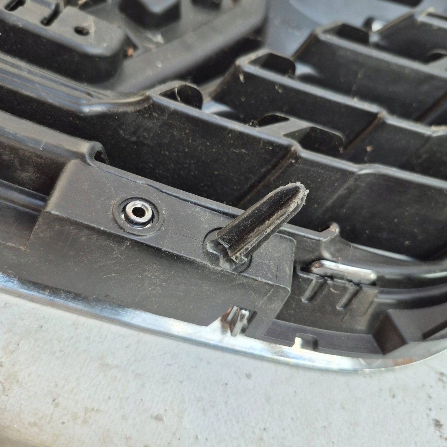 Renault Captur RJB Kühlergrill FRONTGRILL Kühlergitter 623109707R - Thumbnail 11