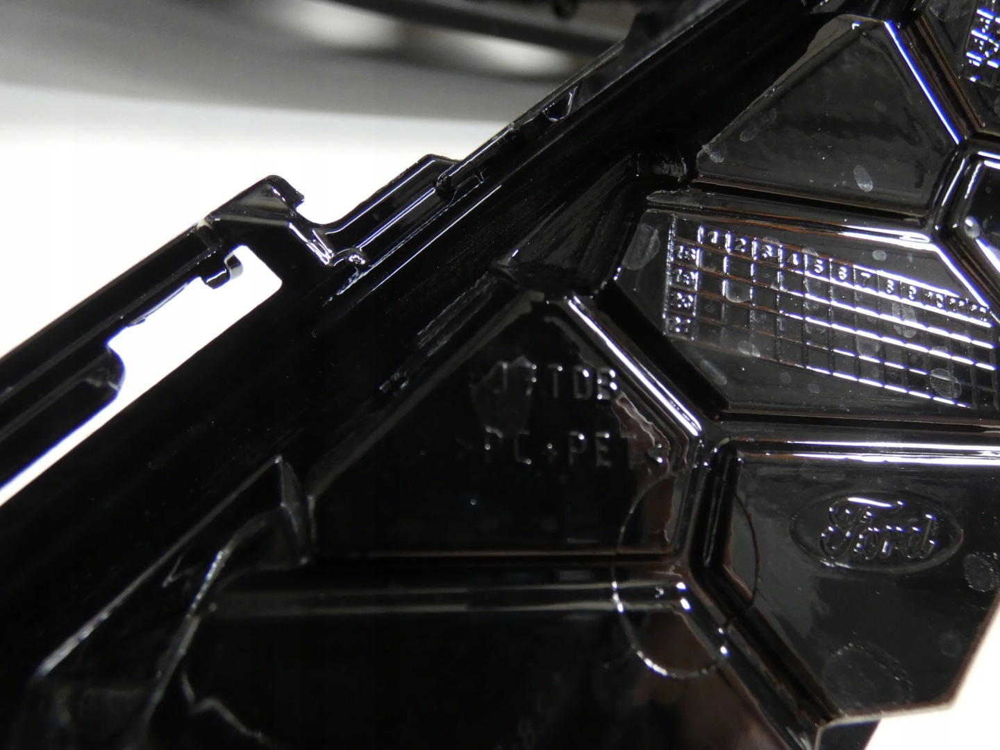 Ford Focus III Mk3 Kühlergrill FRONTGRILL Kühlergitter F1EJ8200A1 - Thumbnail 5