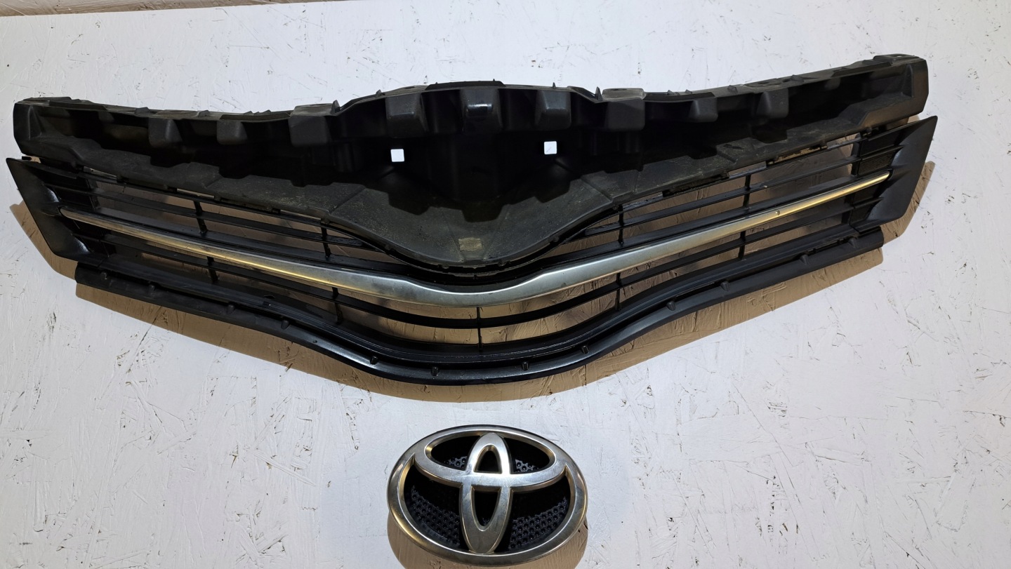 Toyota Yaris I P1 Kühlergrill FRONTGRILL Kühlergitter - Image 1