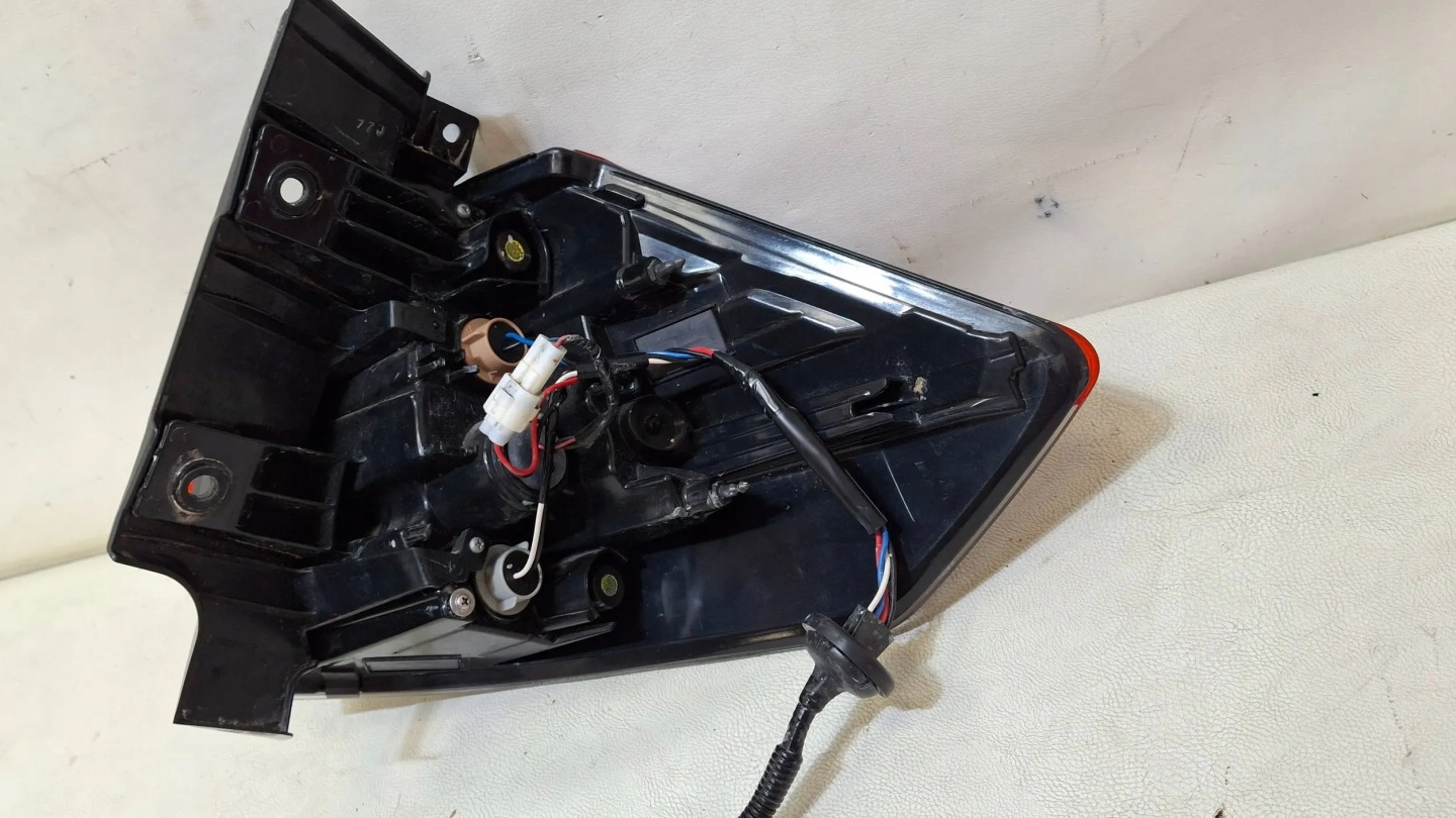 Nissan X-Trail T32 Rückleuchte Rearlamp - Thumbnail 8