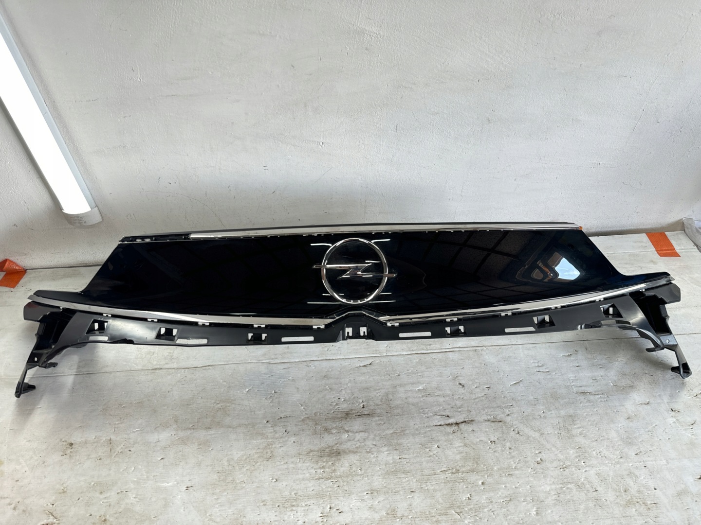 Opel Crossland Kühlergrill FRONTGRILL Kühlergitter 39172213 - Thumbnail 1