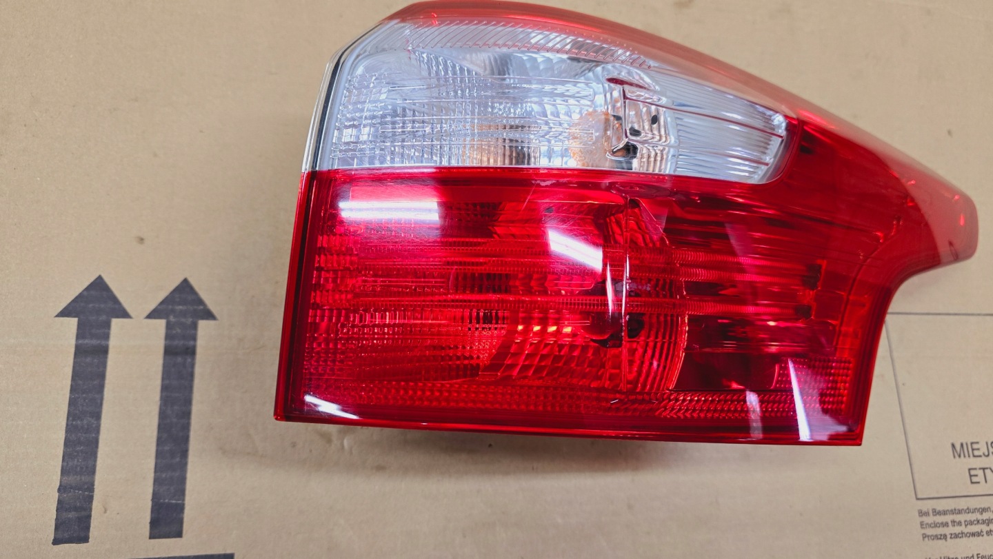 Ford Focus III Mk3 Rückleuchte BM5113404HF Rearlamp - Thumbnail 4