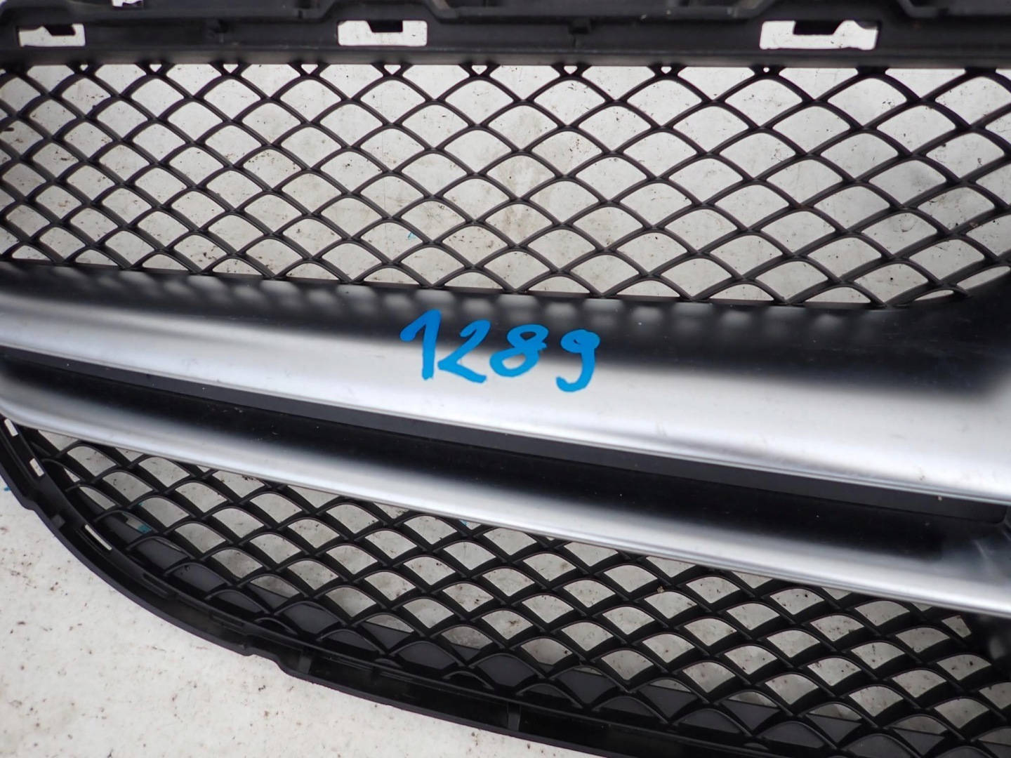 Mercedes-Benz C-Klasse W205 Kühlergrill FRONTGRILL Kühlergitter A2058880223 - Thumbnail 6