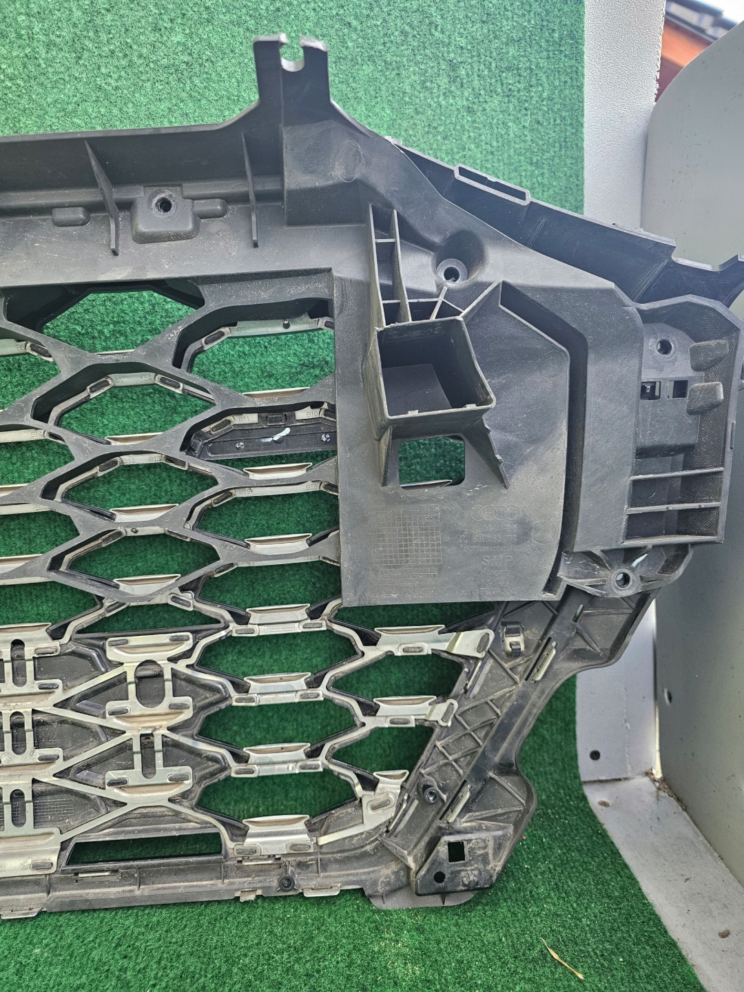 Audi Q3 Kühlergrill FRONTGRILL Kühlergitter 83F853651AG - Thumbnail 11