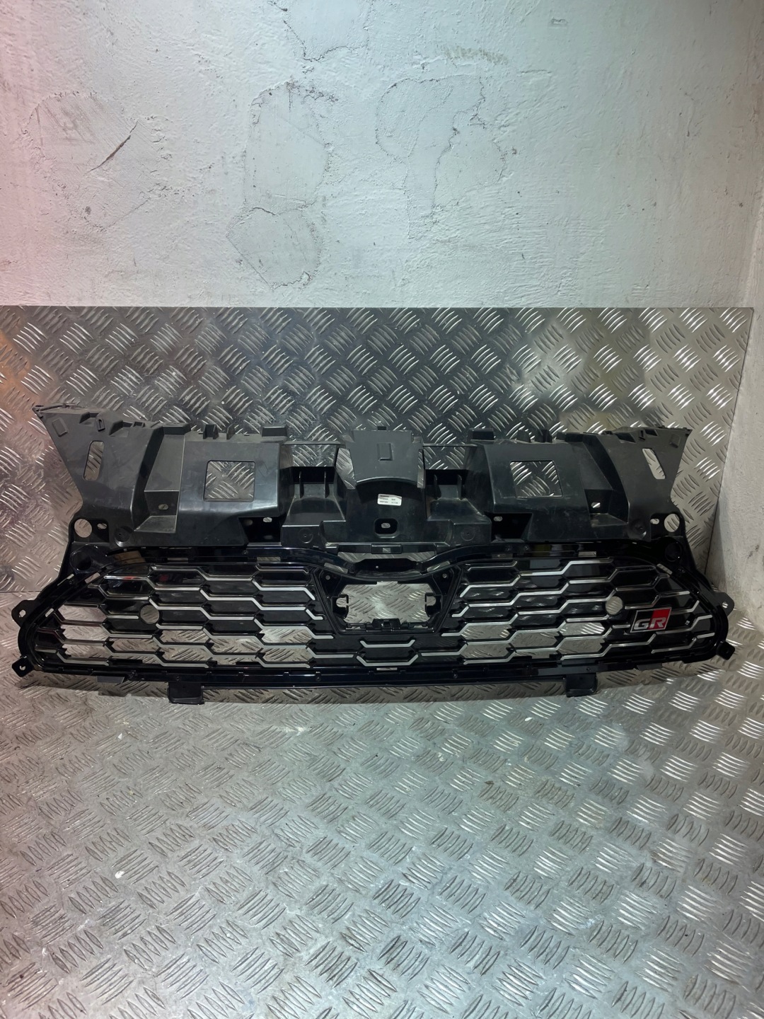 Toyota Yaris Cross XPB1F Kühlergrill FRONTGRILL Kühlergitter 83401J9000 - Thumbnail 1