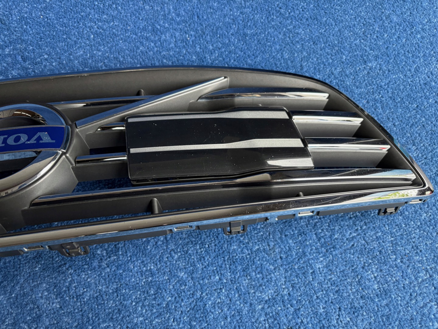 Volvo S70/V70/XC70 V70 Kühlergrill FRONTGRILL Kühlergitter 31383596 - Thumbnail 7