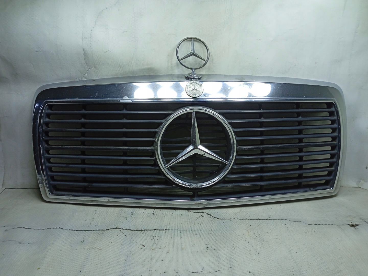 Mercedes-Benz E-Klasse W124 Kühlergrill FRONTGRILL Kühlergitter - Thumbnail 2