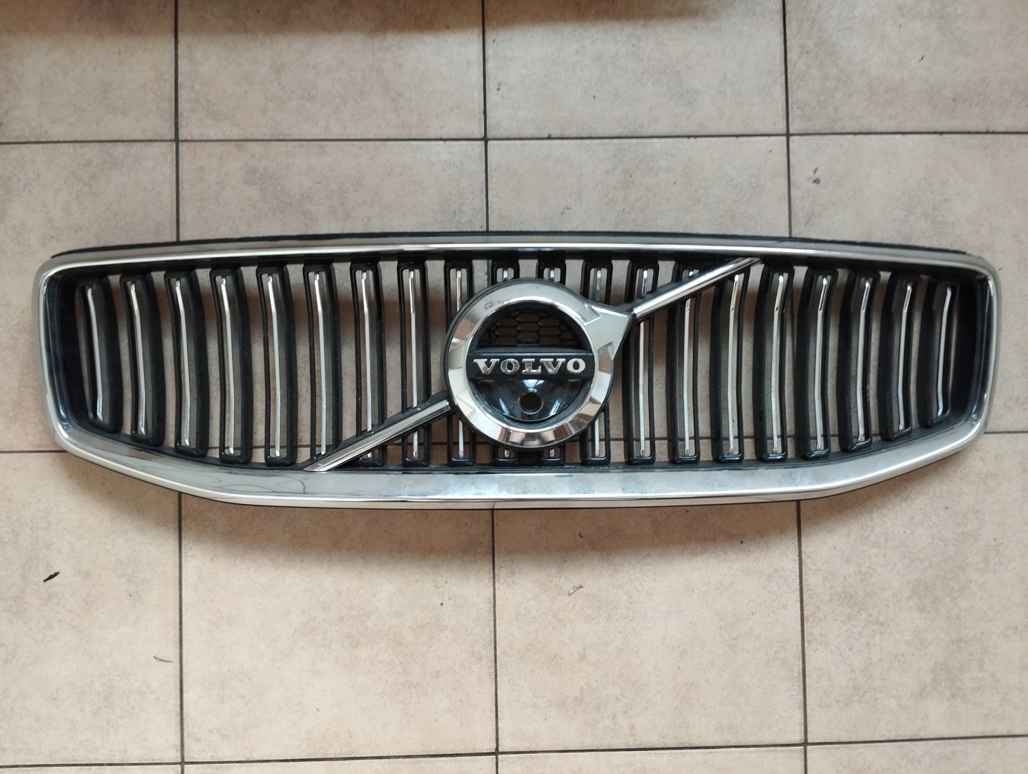 Volvo S60/V60 S60 Kühlergrill FRONTGRILL Kühlergitter - Thumbnail 1