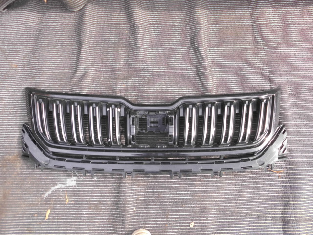 Skoda 565 Kühlergrill FRONTGRILL Kühlergitter 565853663E - Thumbnail 1