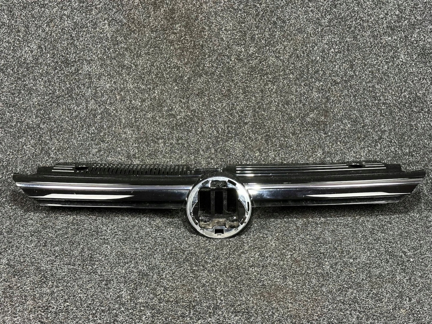 VW Golf V Kühlergrill FRONTGRILL Kühlergitter 5H0853655D - Thumbnail 1