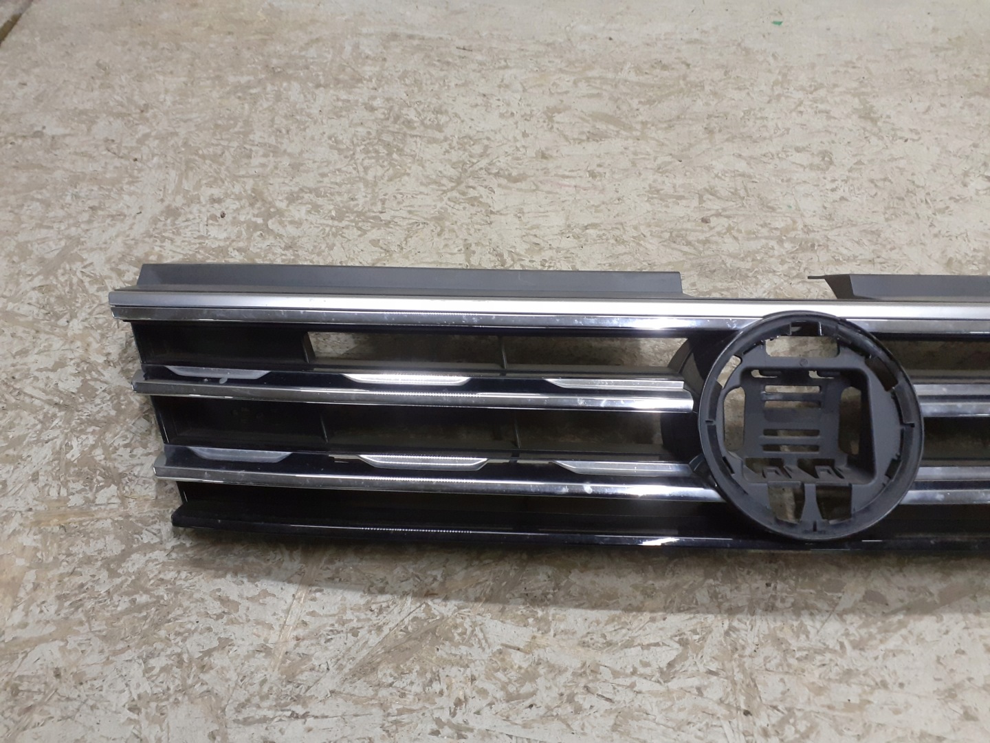 VW Tiguan Kühlergrill FRONTGRILL Kühlergitter 5NA853653B - Thumbnail 4