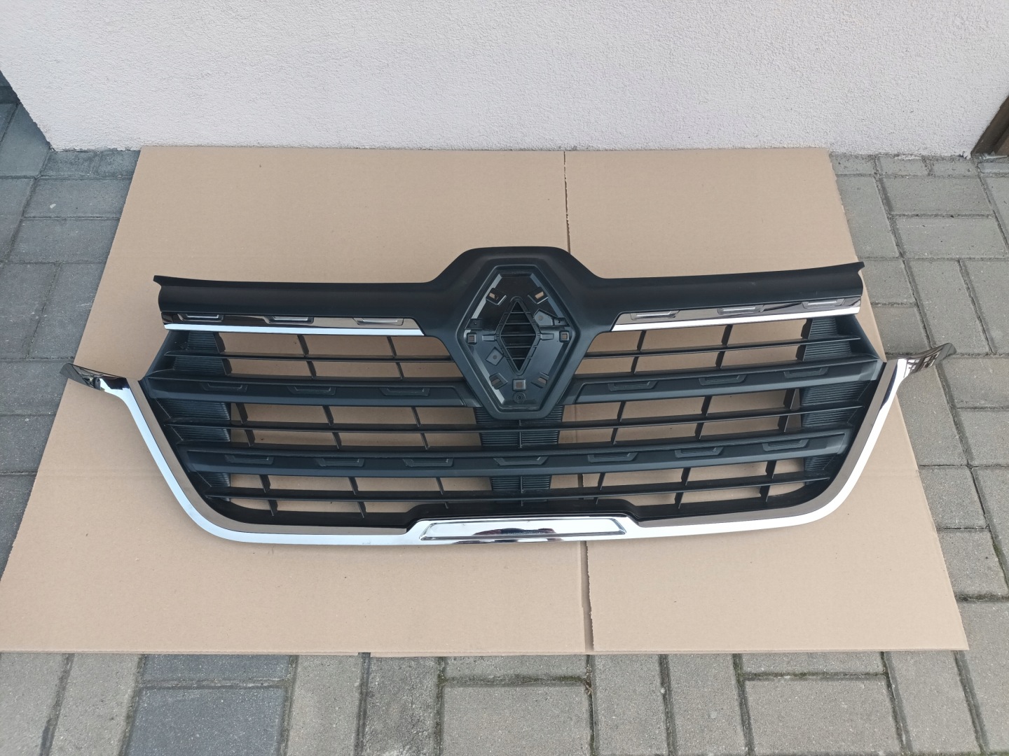 Renault Trafic L Kühlergrill FRONTGRILL Kühlergitter 623103743R - Thumbnail 1