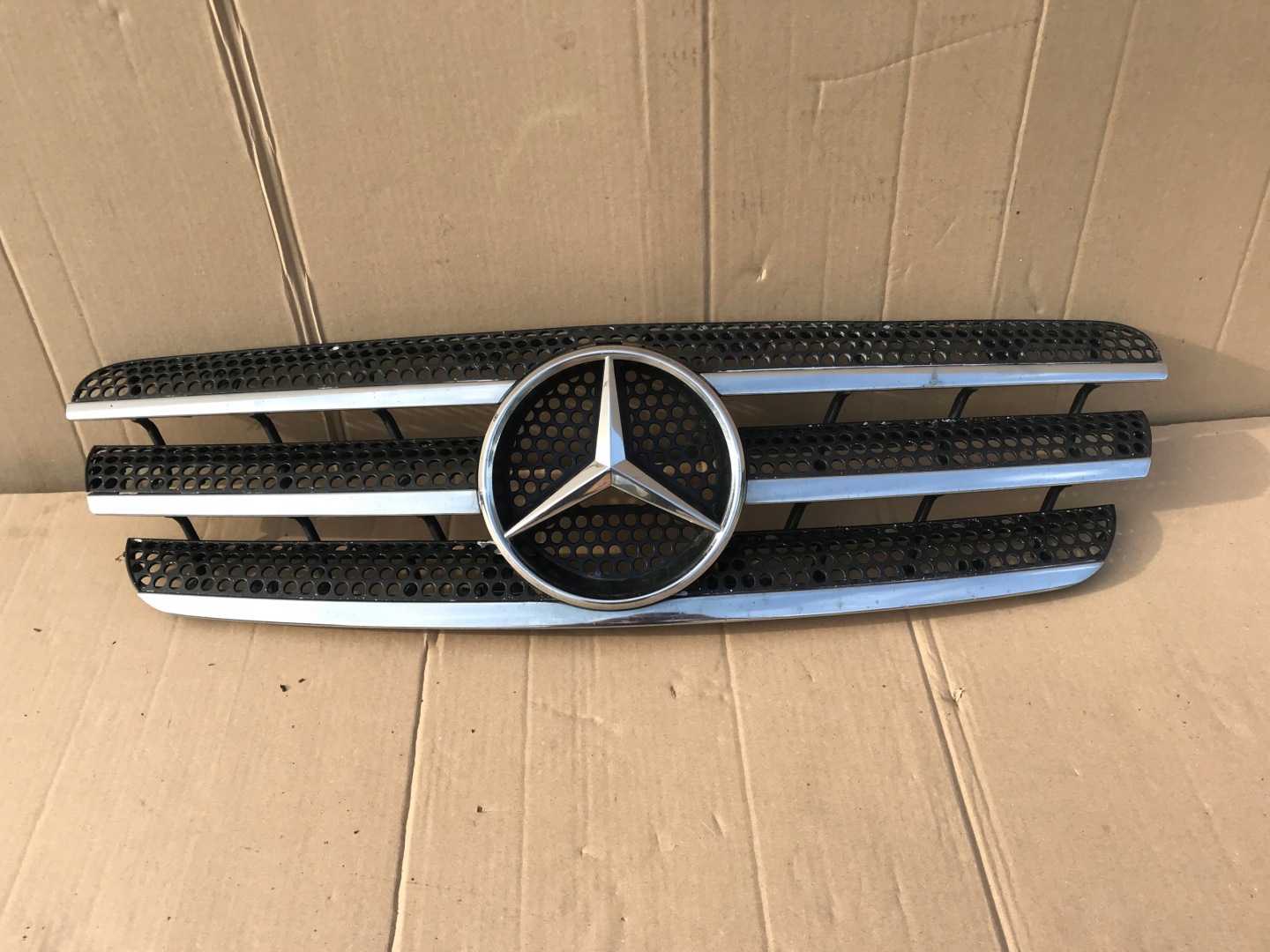 Mercedes-Benz M-Klasse W163 Kühlergrill FRONTGRILL Kühlergitter A1638801085 - Thumbnail 1