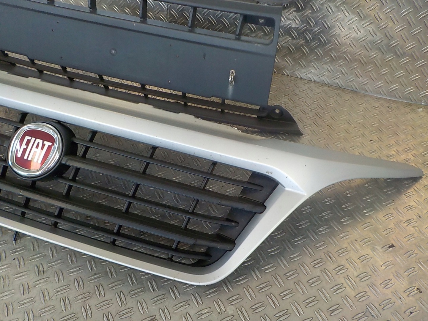Fiat Ducato ZFA 240 Kühlergrill FRONTGRILL Kühlergitter - Thumbnail 2