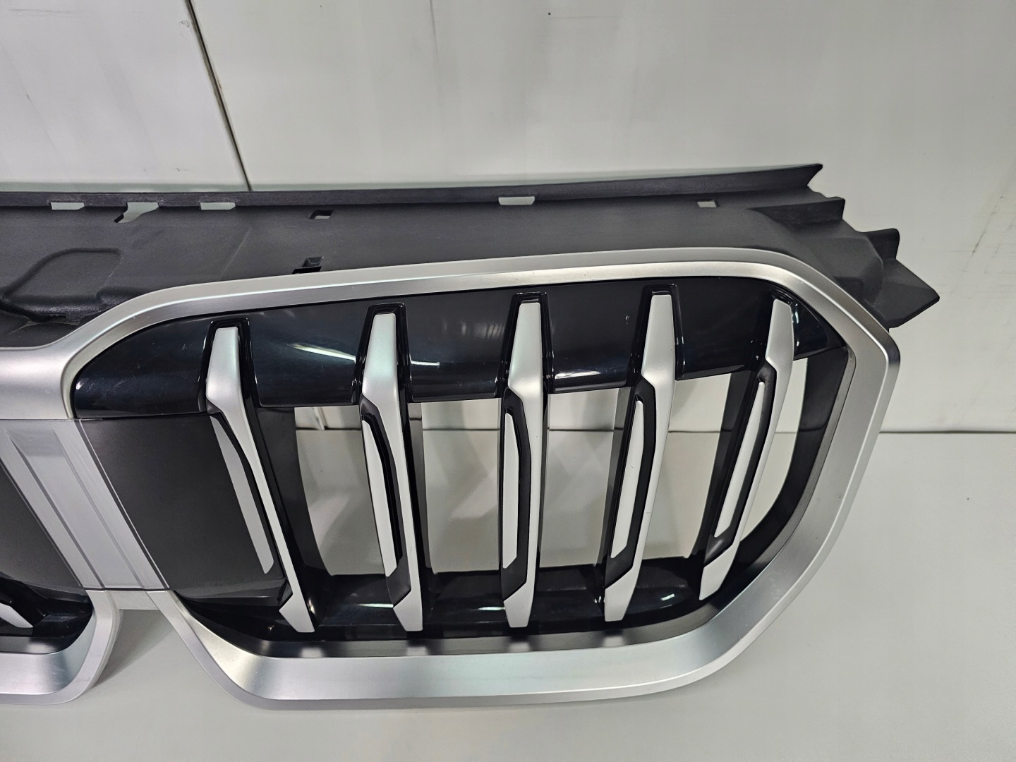 BMW iX1 U11 Kühlergrill FRONTGRILL Kühlergitter 9880301 - Thumbnail 7