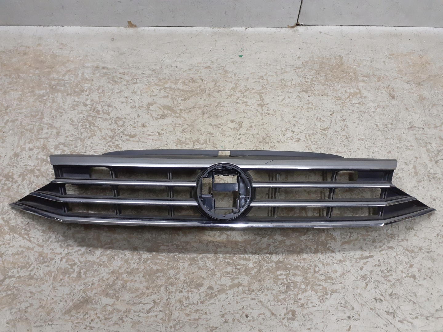 VW Passat B8 Kühlergrill FRONTGRILL Kühlergitter 3G0853651BL - Thumbnail 1