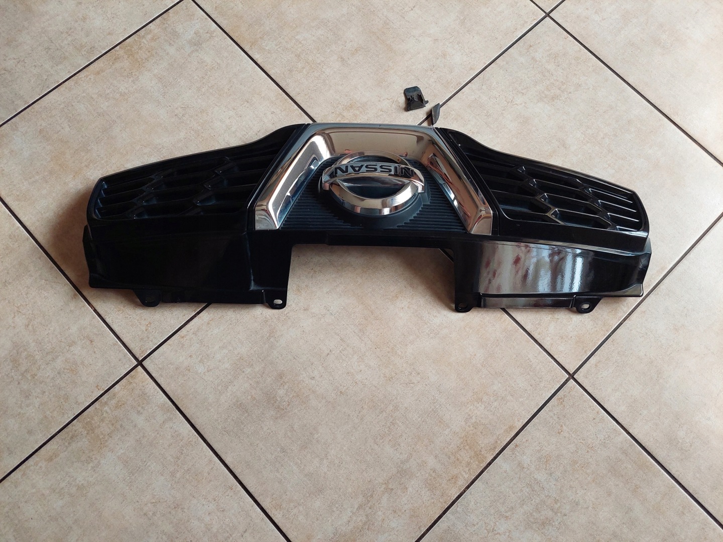 Nissan Qashqai J10 Kühlergrill FRONTGRILL Kühlergitter 62310BR00A - Thumbnail 7