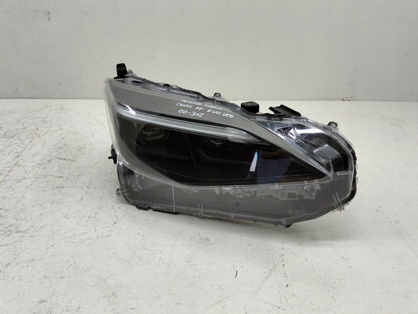 Frontscheinwerfer Toyota Yaris Cross XPB1F LED Rechts Scheinwerfer Headlight - Thumbnail 1