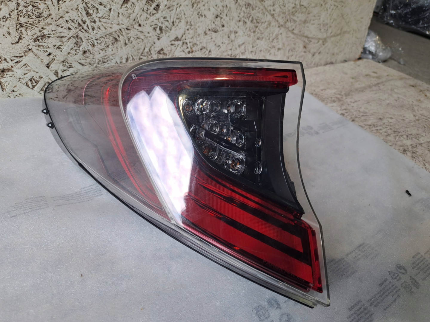 Toyota C-HR X20 Rückleuchte 81560F40300 Rearlamp - Thumbnail 1