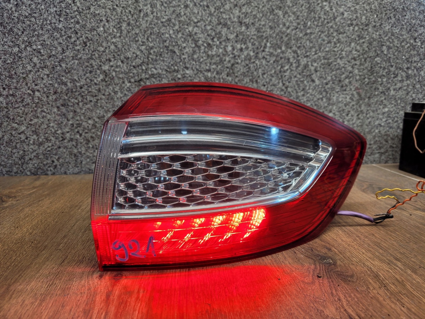 Ford Mondeo IV Mk4 Rückleuchte BS7113404BDAU Rearlamp - Thumbnail 1