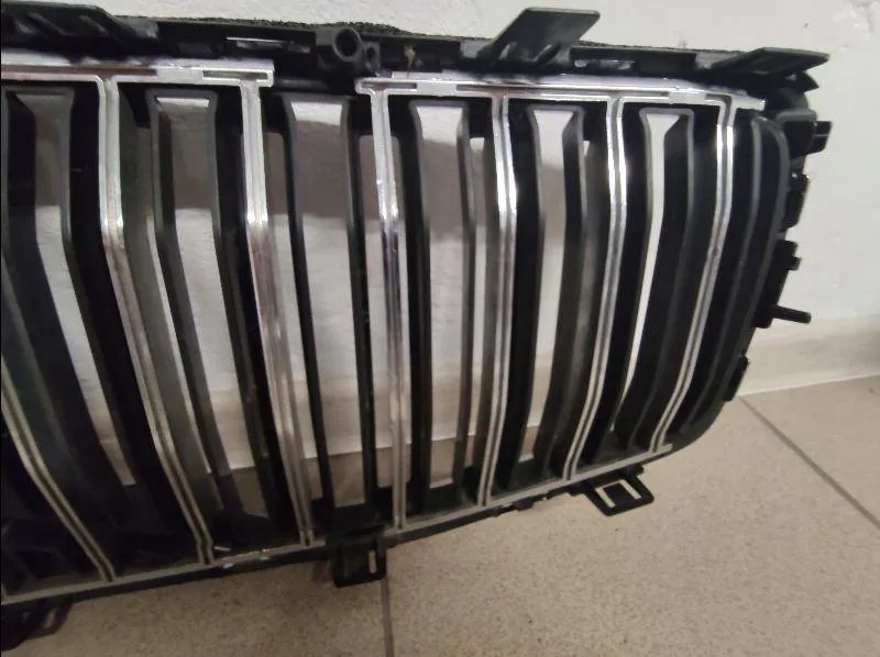 Volvo S60/V60 S60 Kühlergrill FRONTGRILL Kühlergitter 31479295 - Thumbnail 5