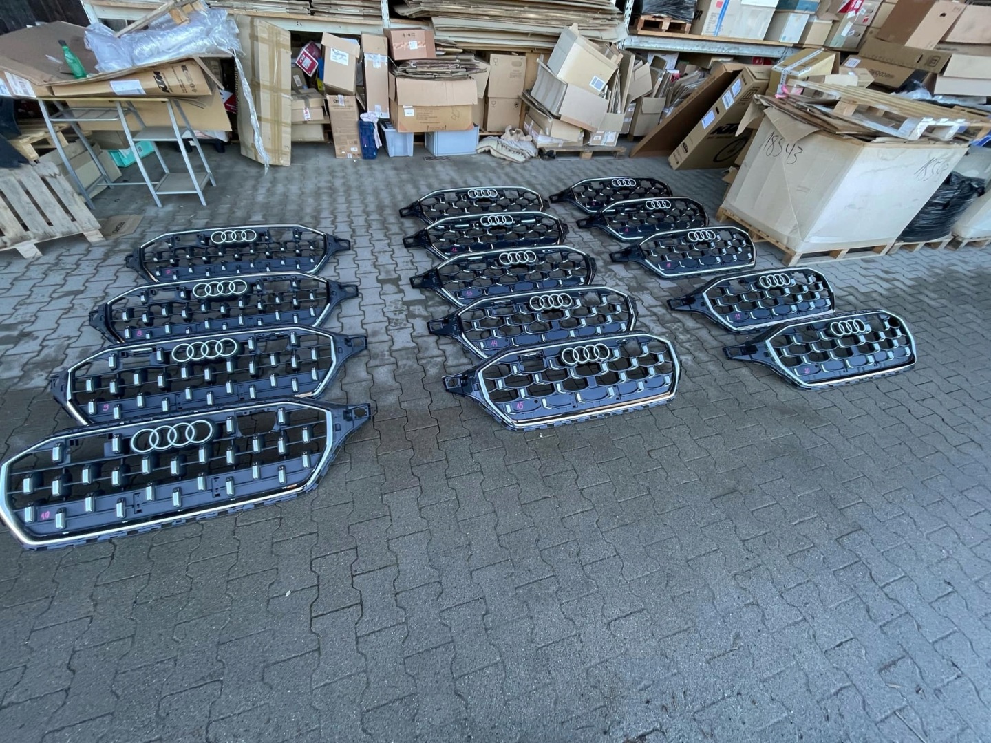 Audi Q8 Kühlergrill FRONTGRILL Kühlergitter 4M8853651BS - Thumbnail 2