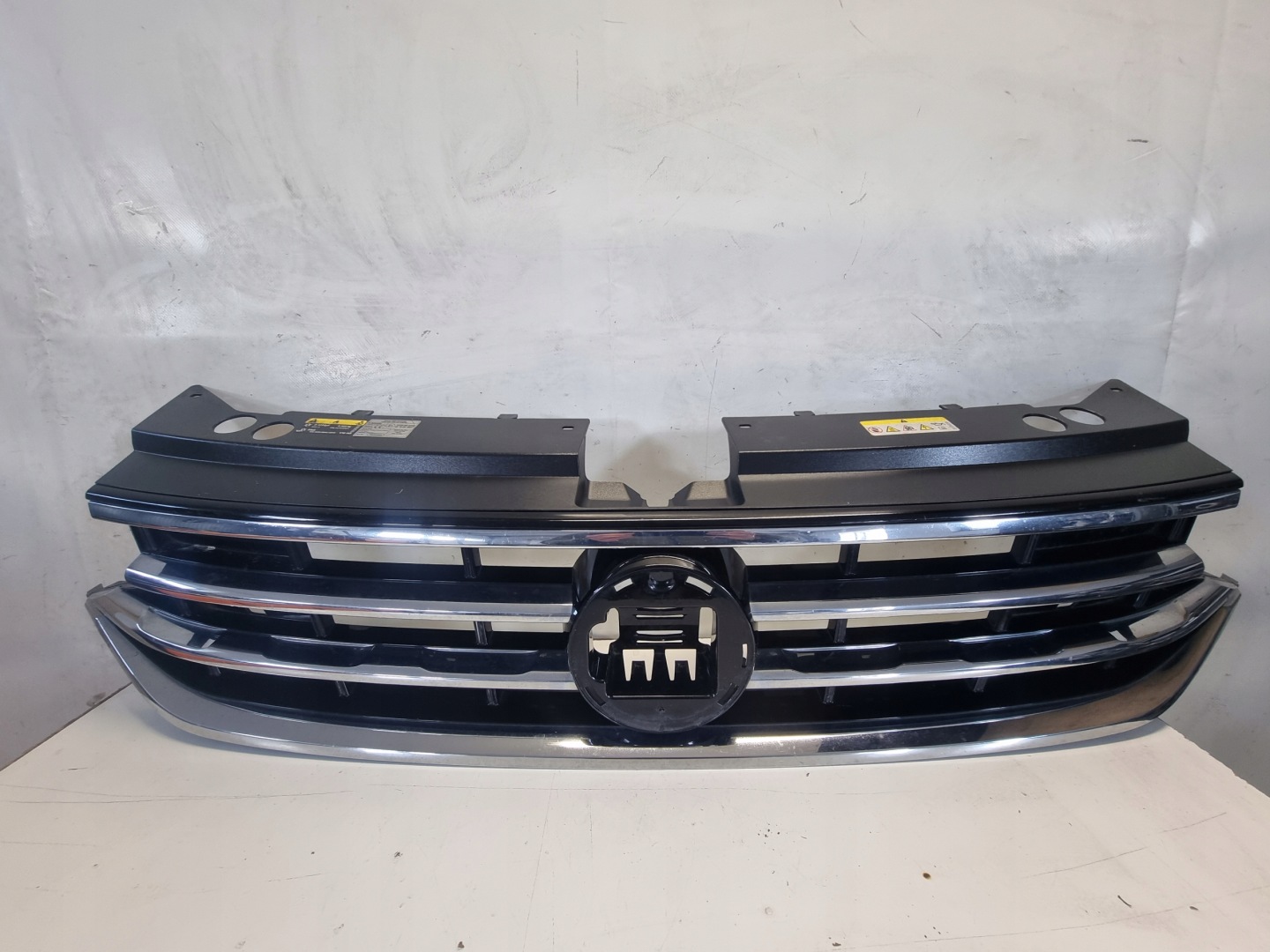 VW Tiguan Kühlergrill FRONTGRILL Kühlergitter 5NA853651BF - Thumbnail 1