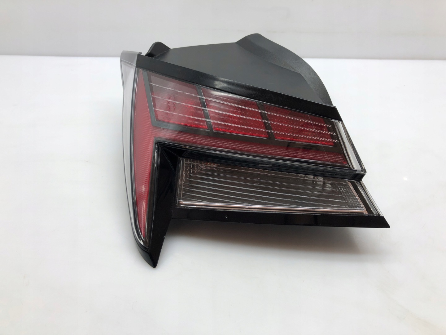 Hyundai Elantra EL Rückleuchte 92401AA200 Rearlamp - Thumbnail 1