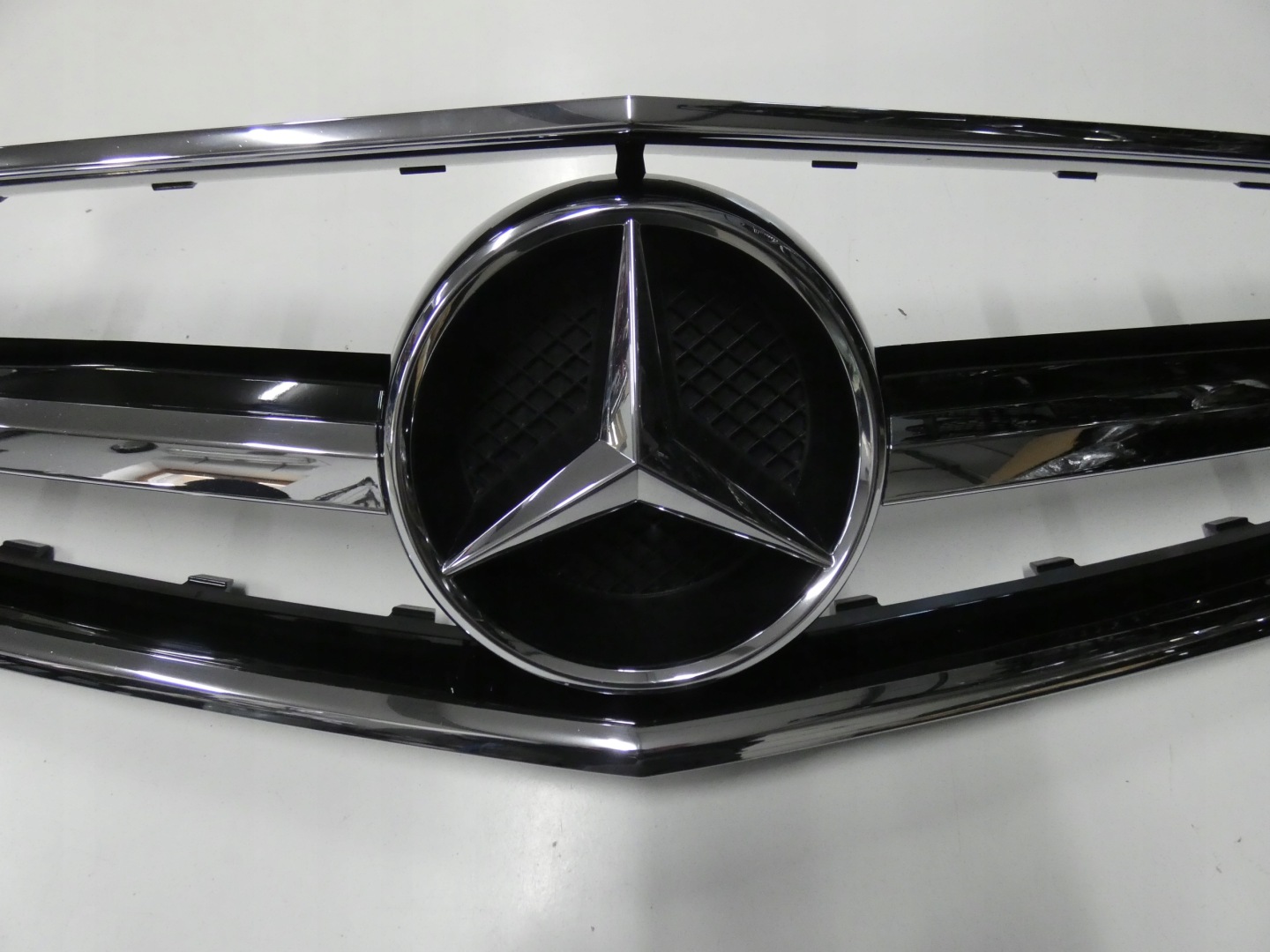 Mercedes-Benz CLS W218 Kühlergrill FRONTGRILL Kühlergitter A2188851023 - Thumbnail 4