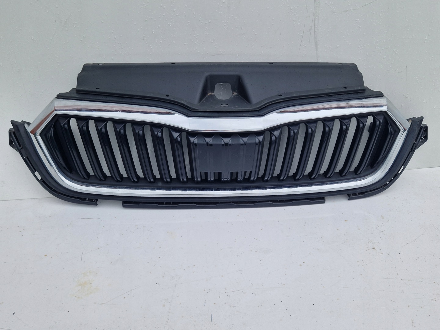 Skoda Octavia 1U Kühlergrill FRONTGRILL Kühlergitter - Thumbnail 1