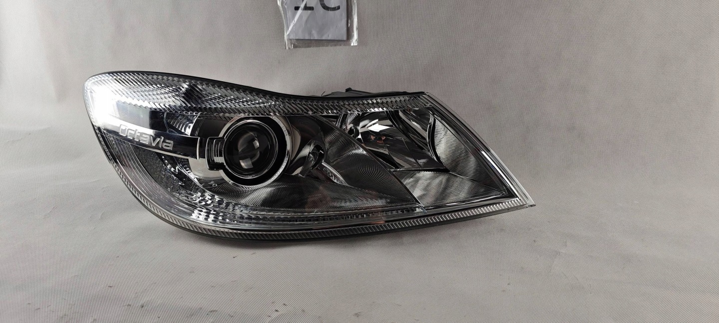 Frontscheinwerfer Skoda Octavia 1U 1Z1941016G Xenon Rechts Headlight - Thumbnail 1