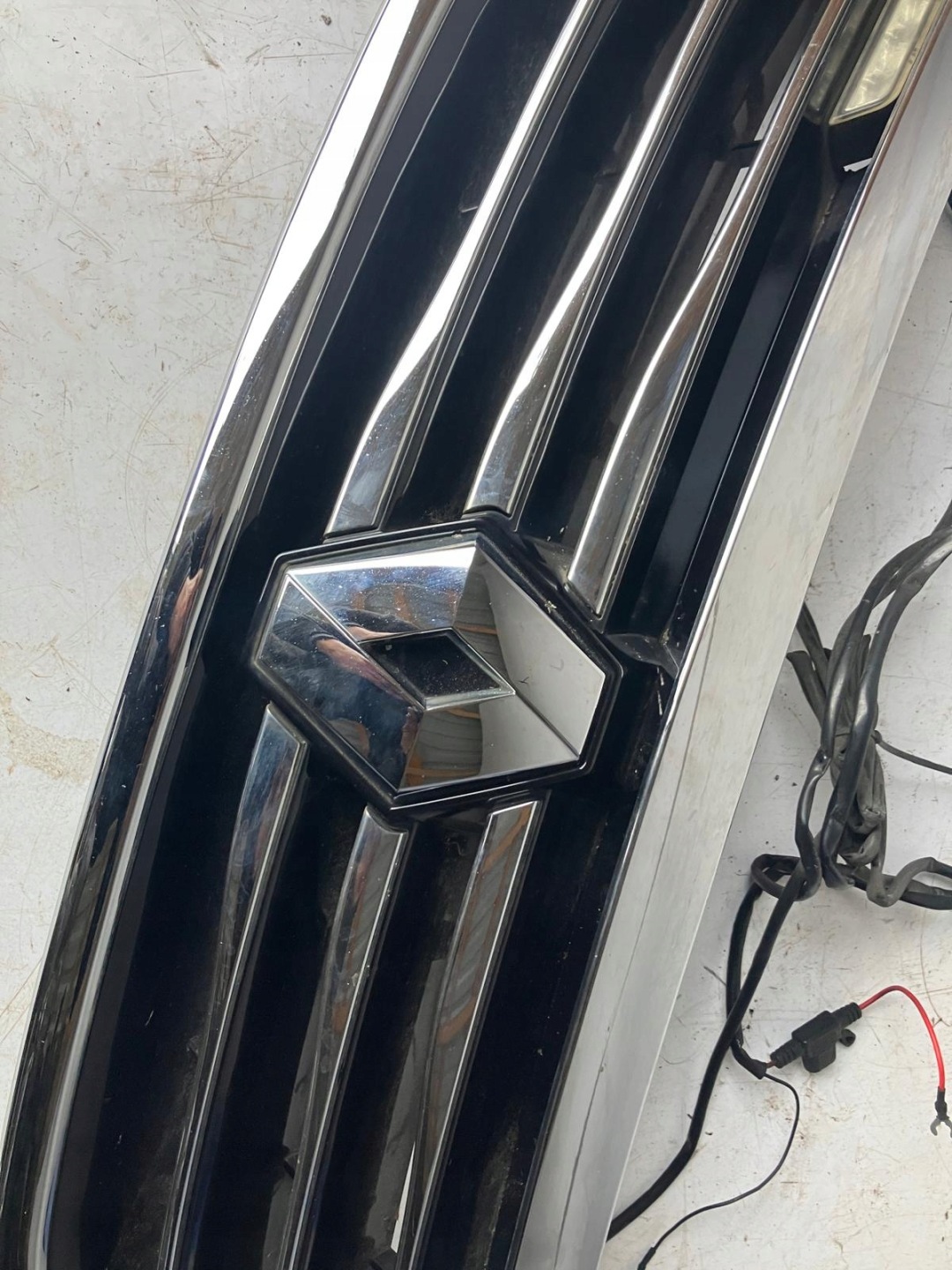 Renault Latitude L70 Kühlergrill FRONTGRILL Kühlergitter - Thumbnail 3