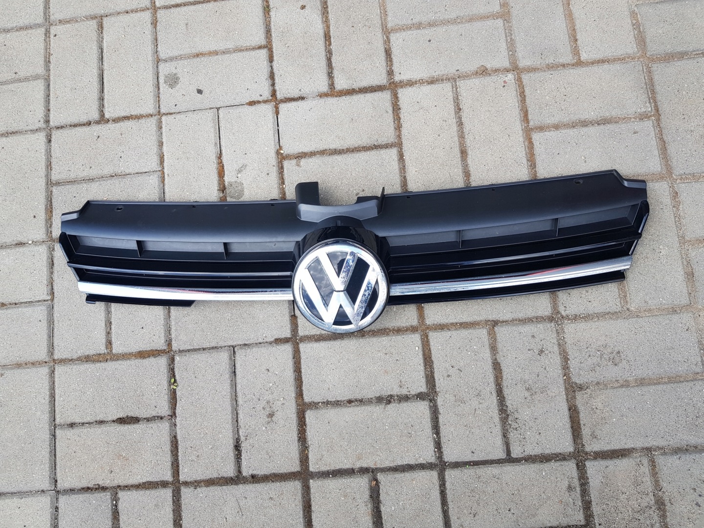 VW Golf V Kühlergrill FRONTGRILL Kühlergitter 5G0853651CQ - Thumbnail 1