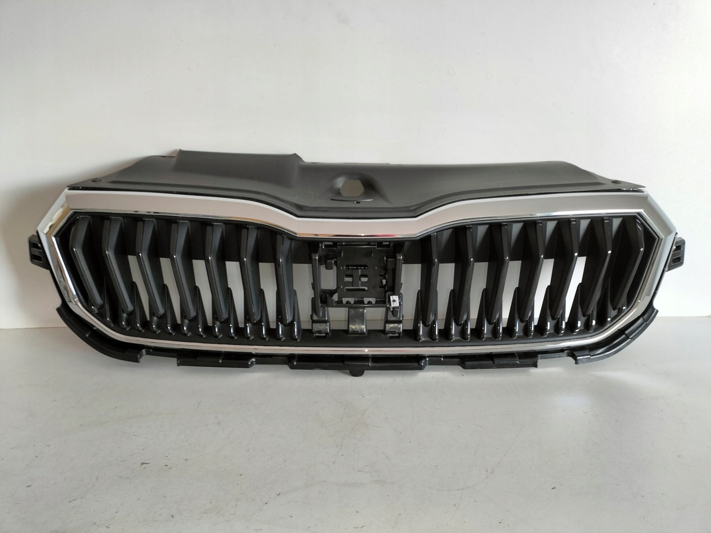 Skoda Scala 657 Kühlergrill FRONTGRILL Kühlergitter 657853653B - Thumbnail 1