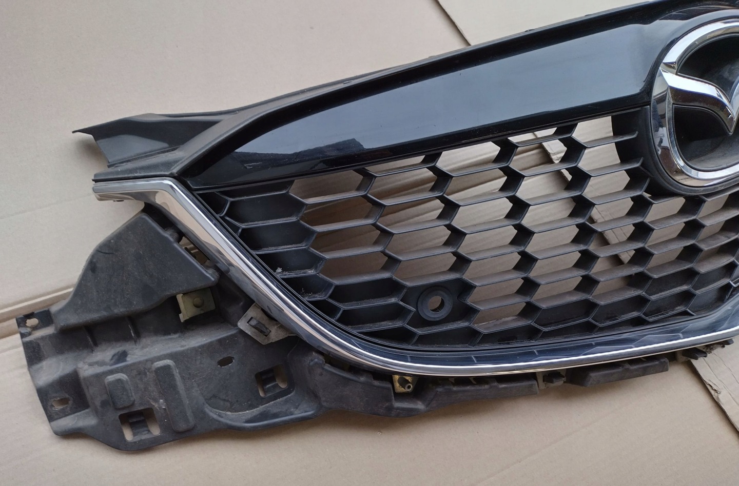 Mazda CX-5 KF Kühlergrill FRONTGRILL Kühlergitter KD4550712 - Thumbnail 8