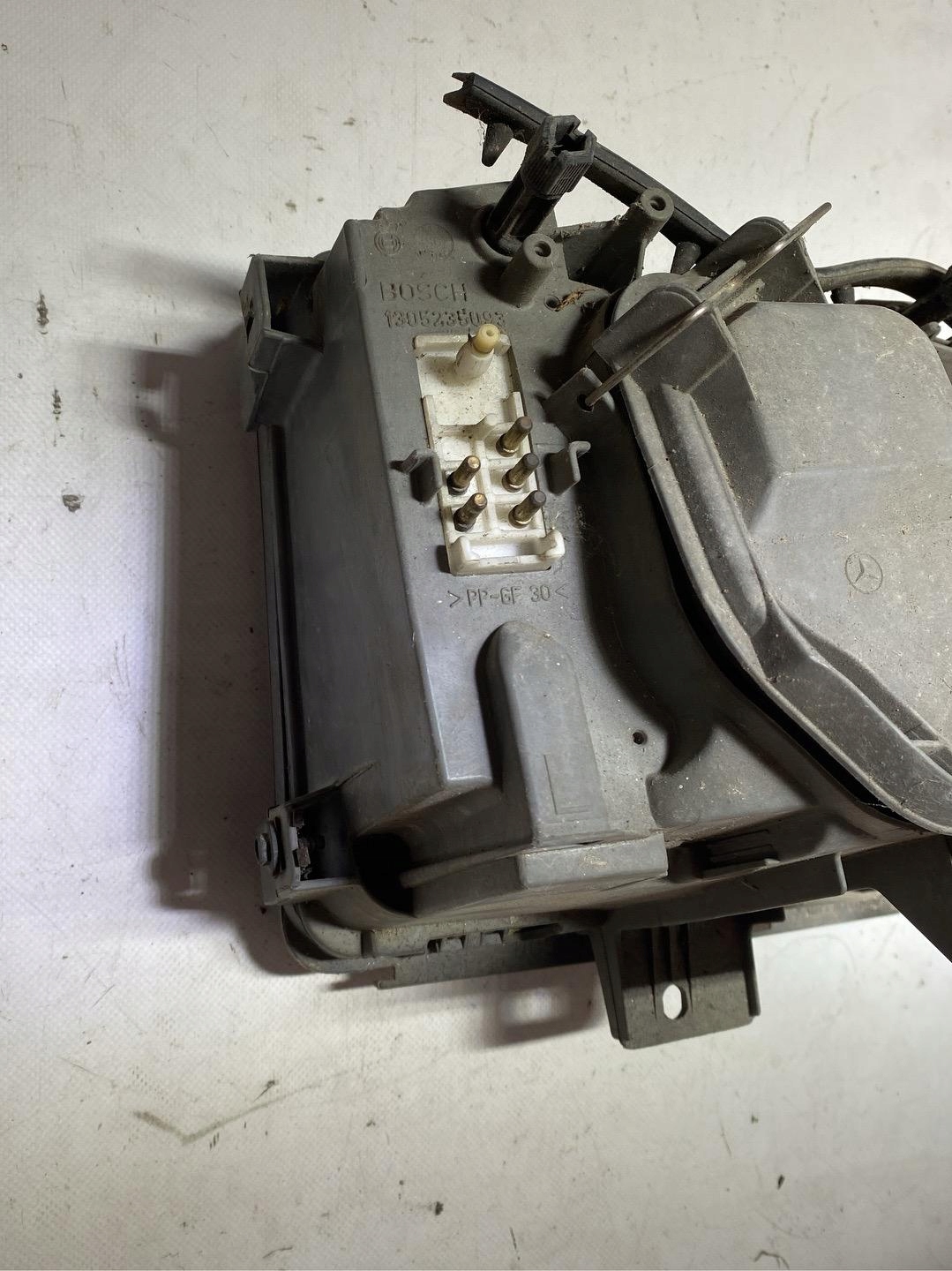 Frontscheinwerfer Mercedes-Benz E-Klasse W124 A1305621806 LED Links Headlight - Thumbnail 8