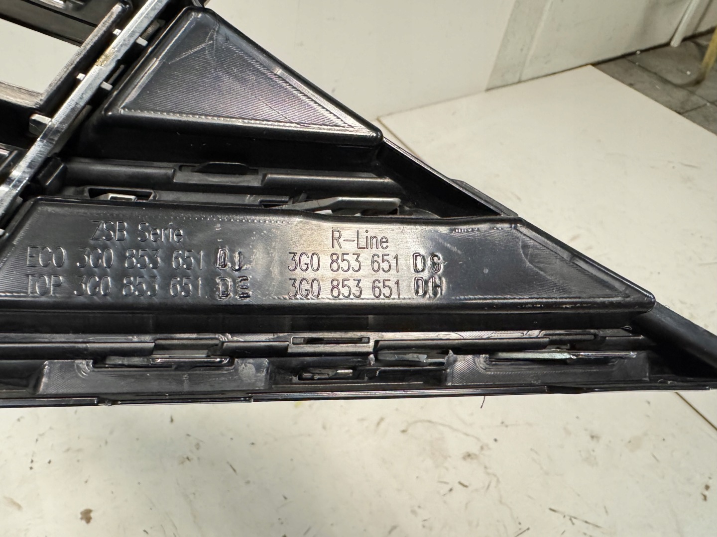 VW Passat B8 Kühlergrill FRONTGRILL Kühlergitter 3G0853651DG - Thumbnail 11