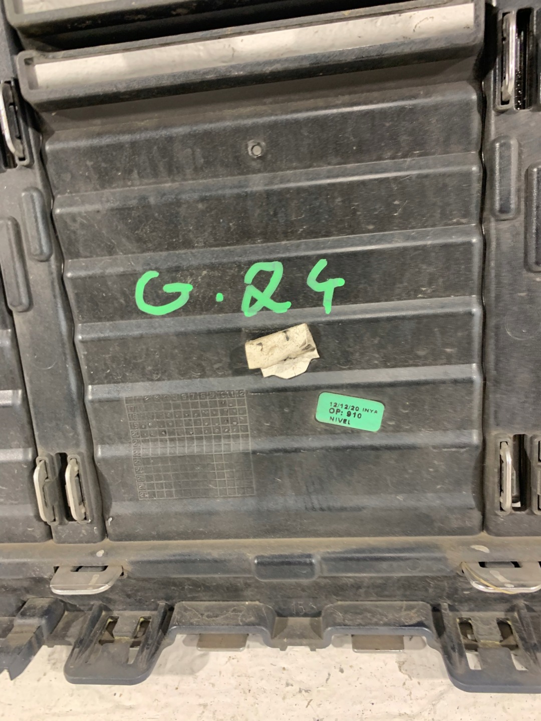 Audi e-tron Kühlergrill FRONTGRILL Kühlergitter 4KE853651 - Thumbnail 11