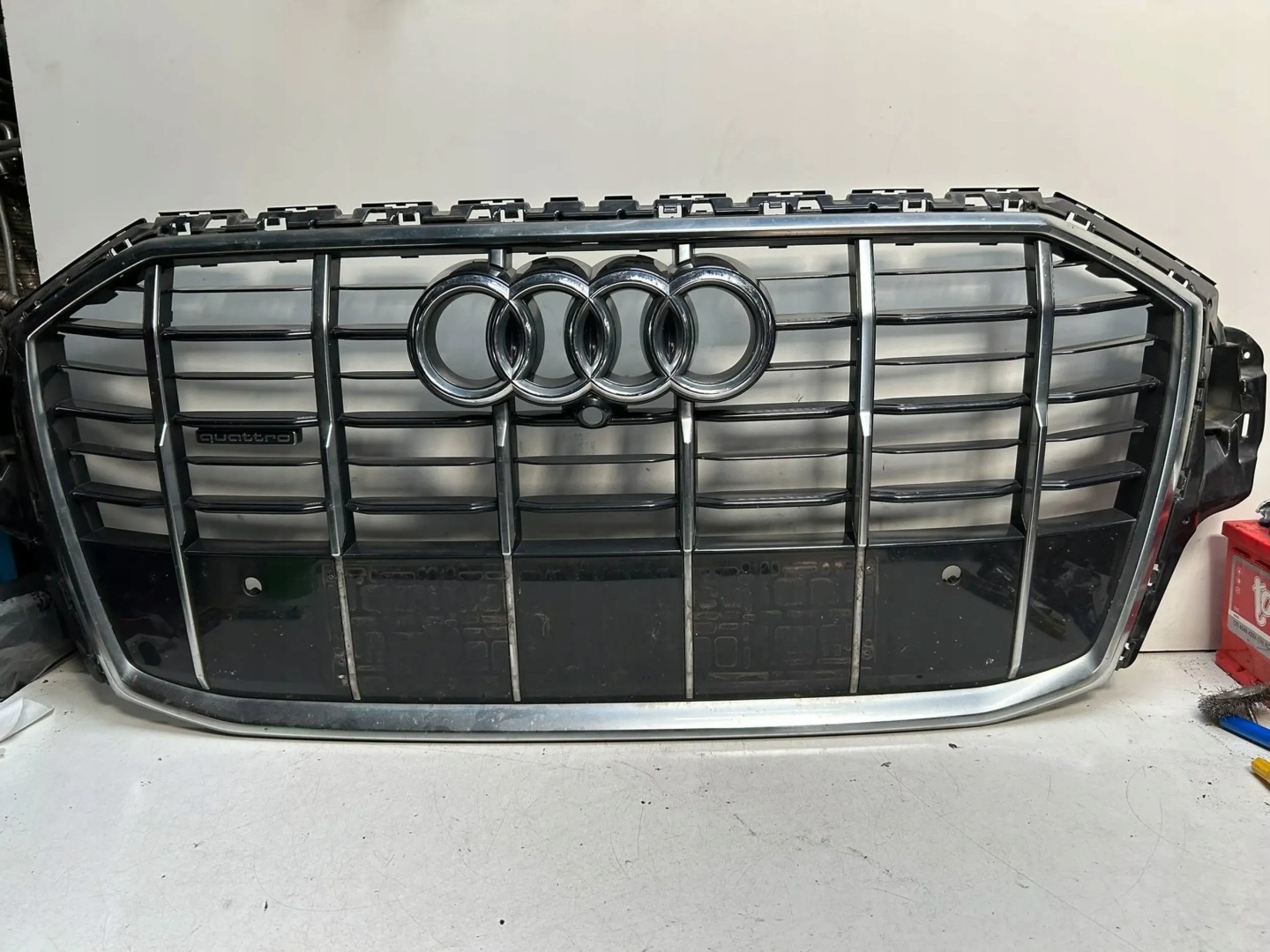 Audi Q7 Kühlergrill FRONTGRILL Kühlergitter 4M0853651A - Thumbnail 1