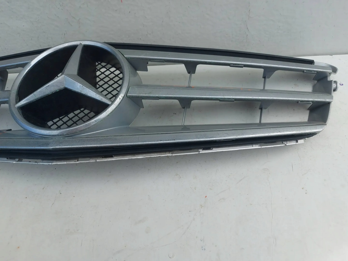Mercedes-Benz C-Klasse W204 Kühlergrill FRONTGRILL Kühlergitter A2048800023 - Thumbnail 8