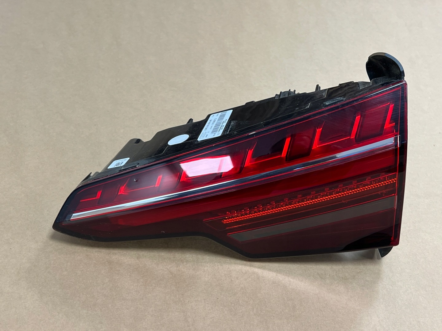 Audi A4 B9 Rückleuchte 8W5945094A Rearlamp - Thumbnail 1