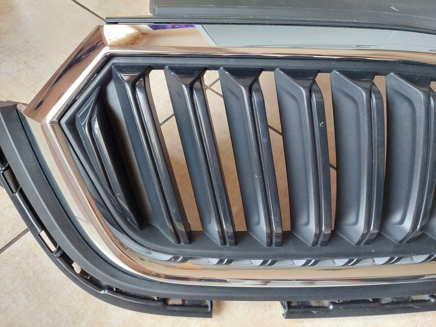 Skoda Octavia 1U Kühlergrill FRONTGRILL Kühlergitter 5E3853343 - Thumbnail 3