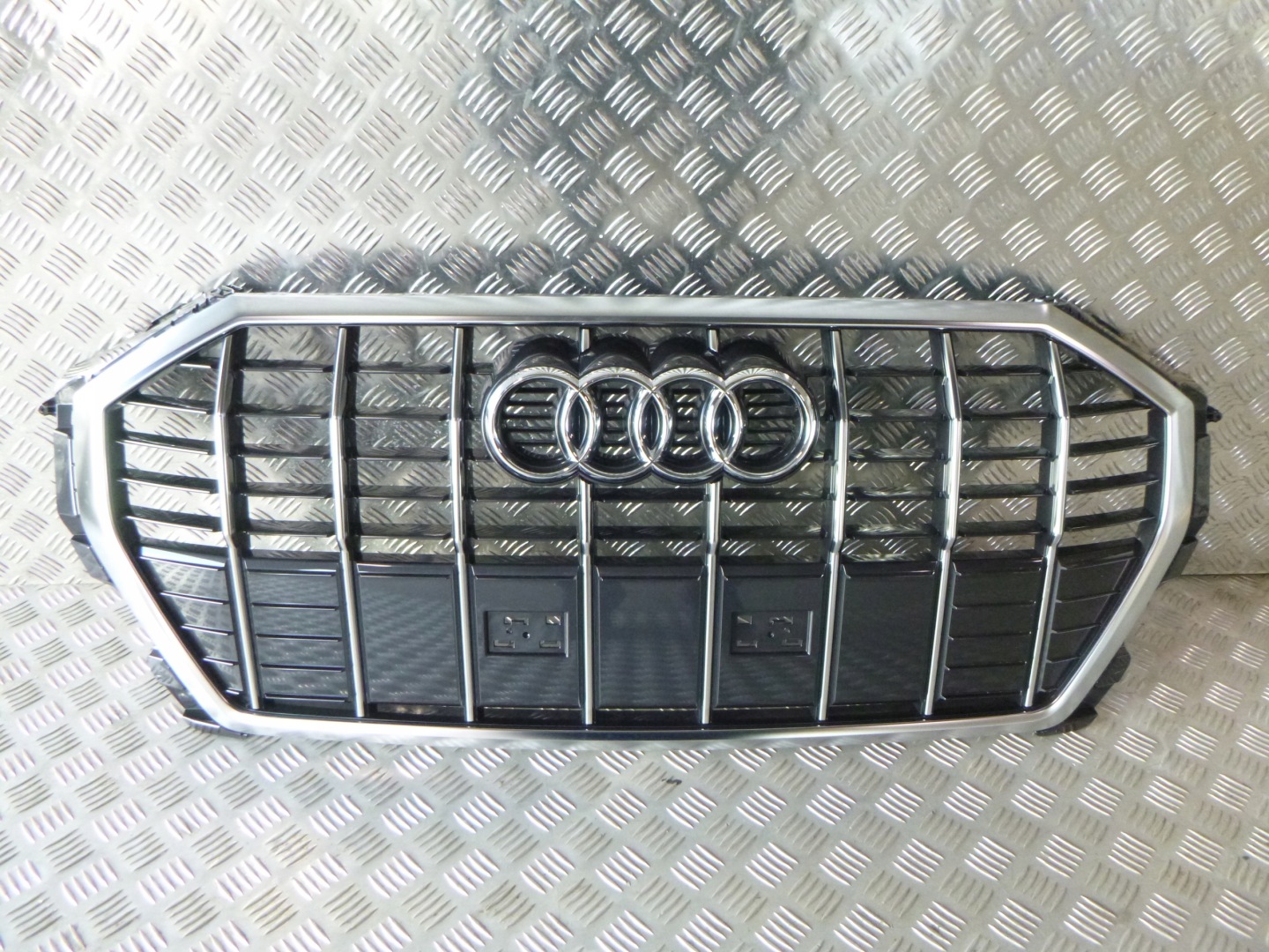 Audi Q3 Kühlergrill FRONTGRILL Kühlergitter 83A853651EA - Thumbnail 1