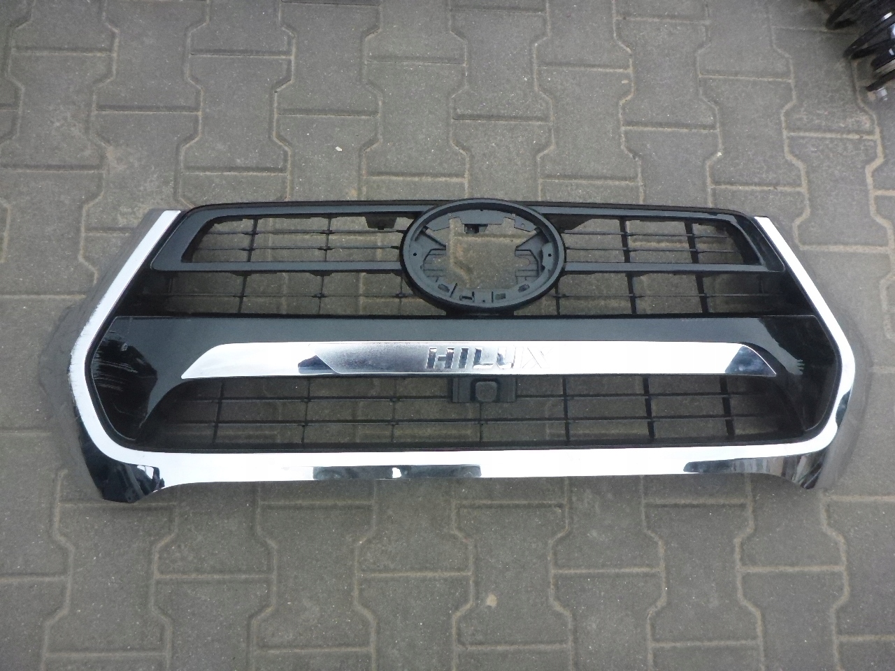 Toyota Hilux AN1P Kühlergrill FRONTGRILL Kühlergitter - Thumbnail 1