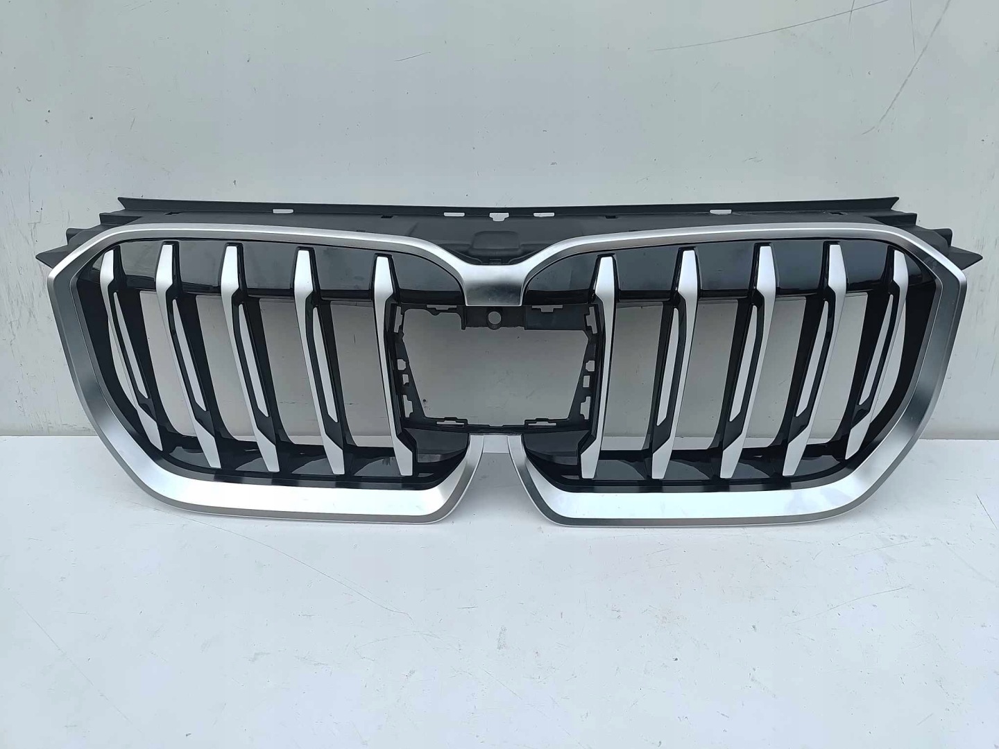 BMW X1 U11 Kühlergrill FRONTGRILL Kühlergitter 9880301 - Thumbnail 1