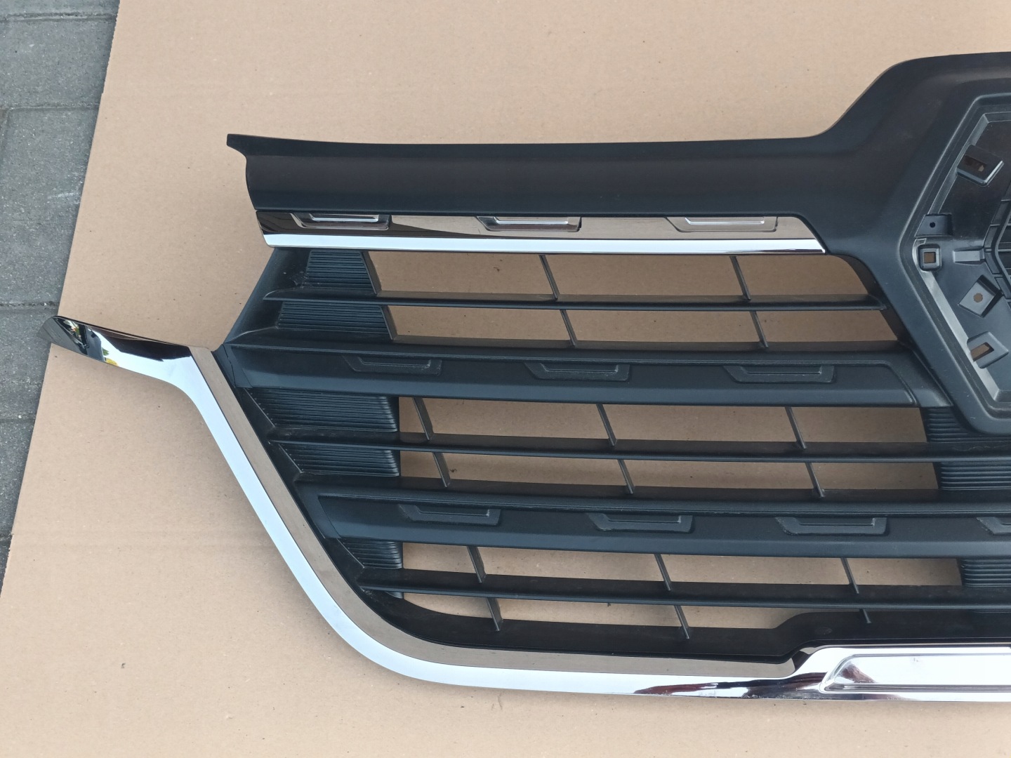 Renault Trafic L Kühlergrill FRONTGRILL Kühlergitter 623103743R - Thumbnail 3