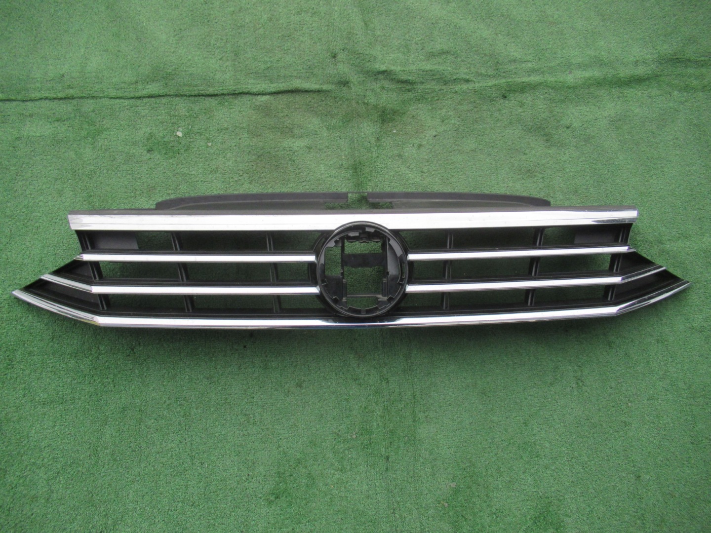 VW Passat B8 Kühlergrill FRONTGRILL Kühlergitter 3G0853653N - Thumbnail 2