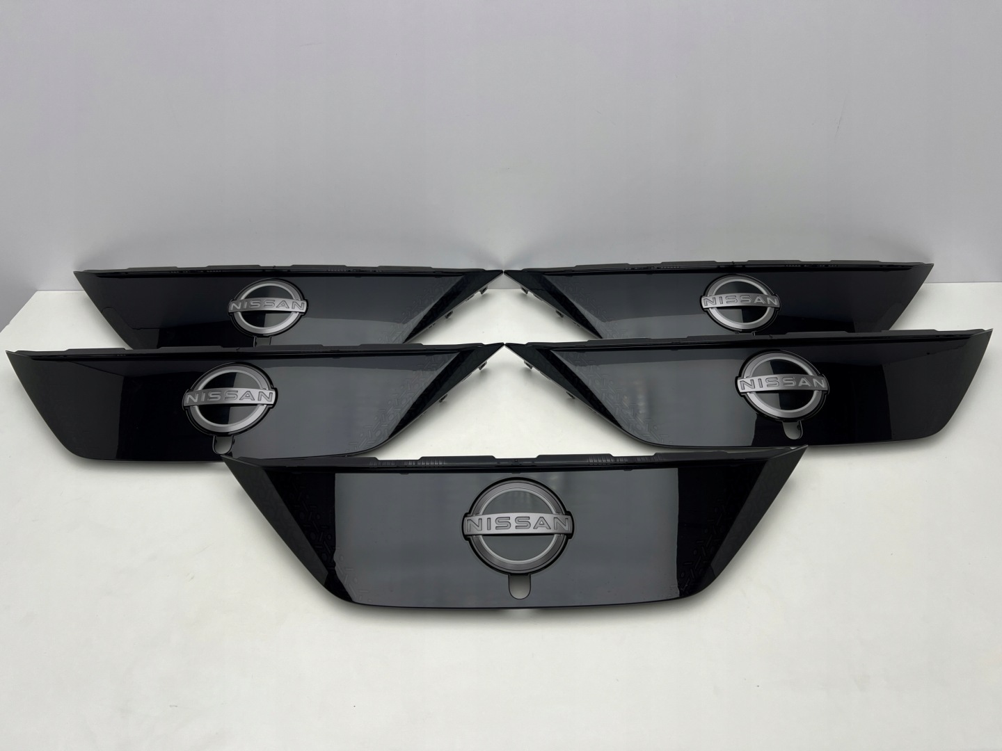 Nissan Leaf ZE1 Kühlergrill FRONTGRILL Kühlergitter 620726WK5A - Thumbnail 1